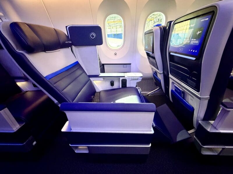 United B787-9 Premium Plus