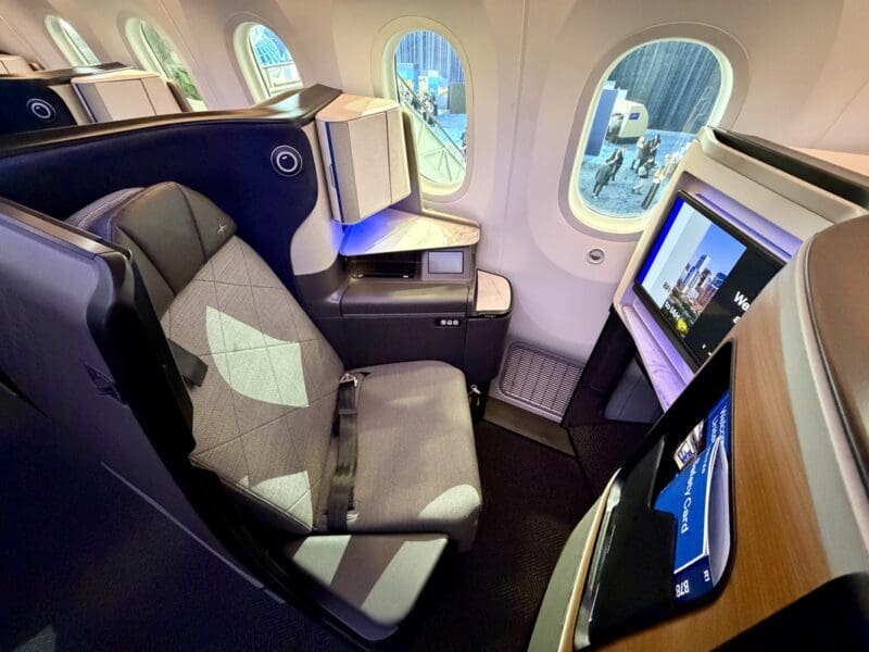 United Polaris Studio Business Class
