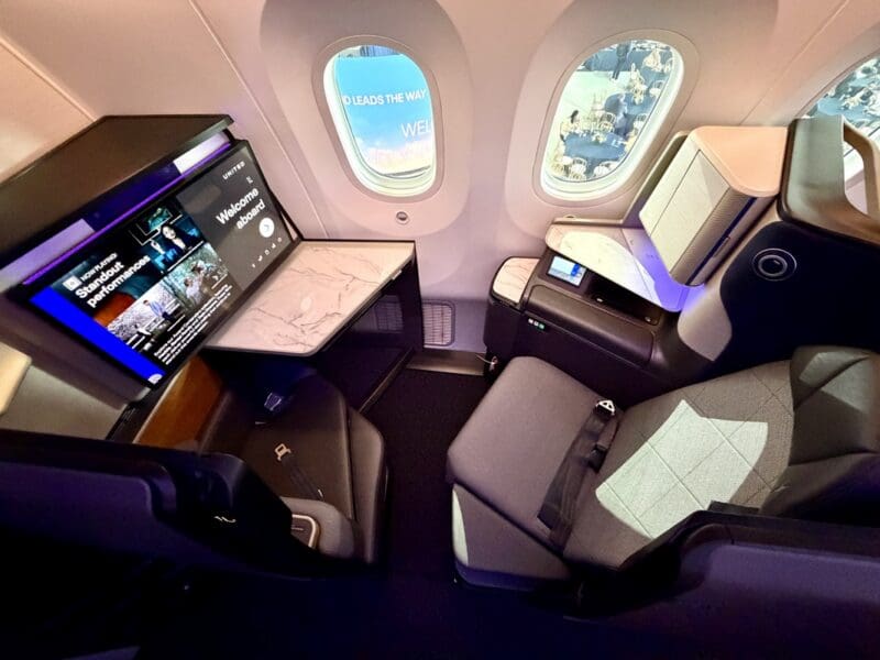 United B787-9 Polaris Studio suites