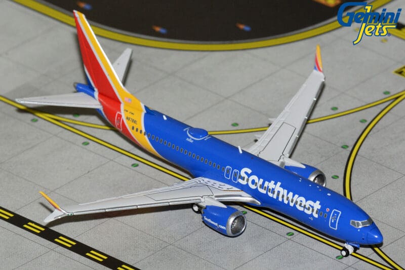 GeminiJets GJSWA2372 1:400 Southwest Airlines Boeing 737 MAX 8 N8788L