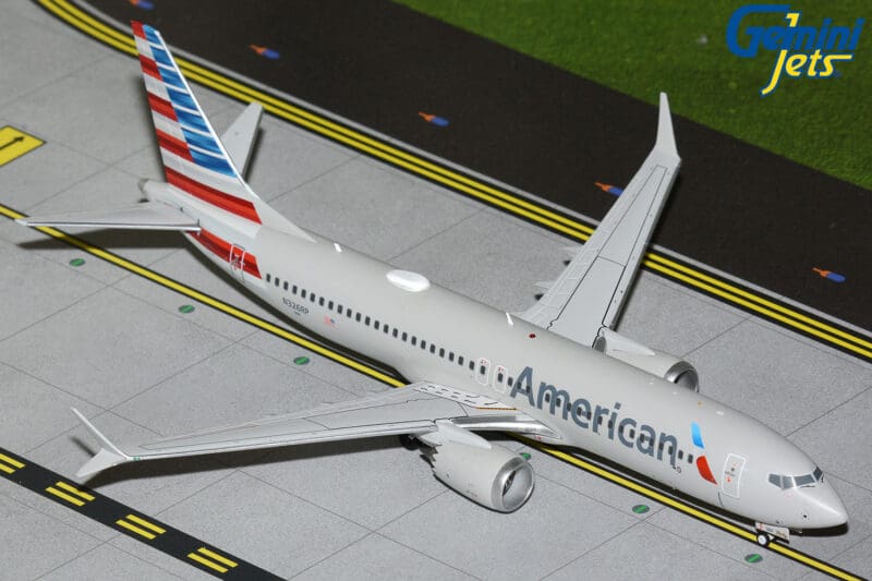 GeminiJets G2AAL1413 1:200 American Airlines Boeing 737 MAX 8 N326RP