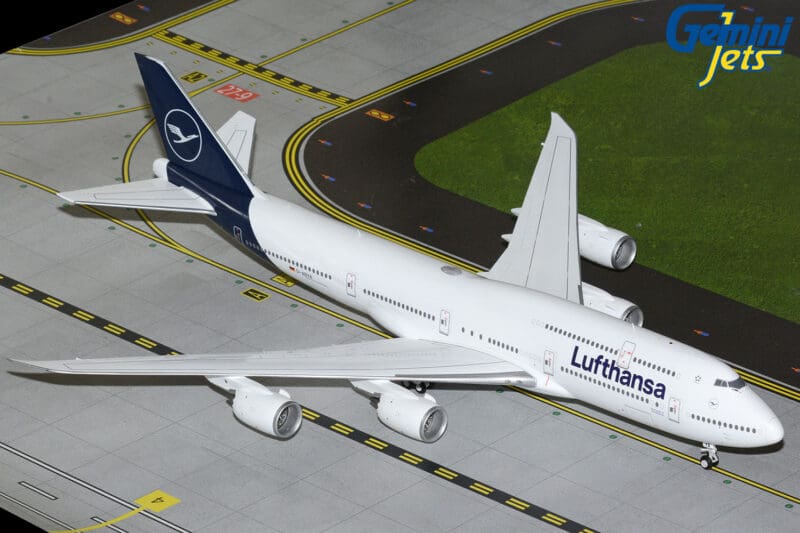 GeminiJets G2DLH1242 1:200 Lufthansa Boeing 747-8 D-ABYA