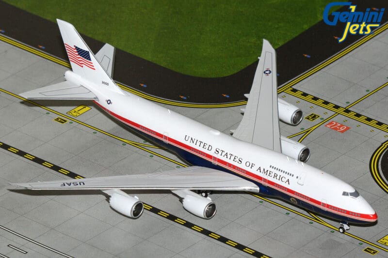 GeminiJets GJAFO2401 1:400 Boeing VC-25B (747-8) Air Force One 31000